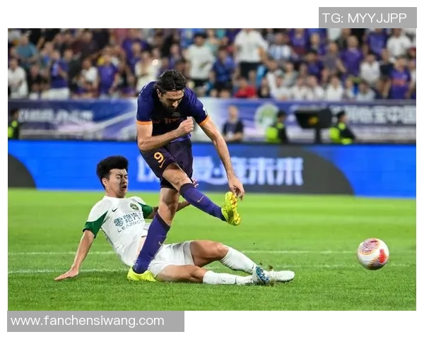 西安足球队防守革新探索:从战术调整到球员素质提升的全方位分析 西安足球队防守革新探索:从战术调整到球员素质提升的全方位分析