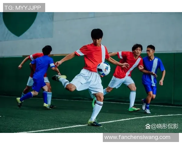 苹果壁纸男生足球明星的魅力与风采展现青春活力与梦想追逐